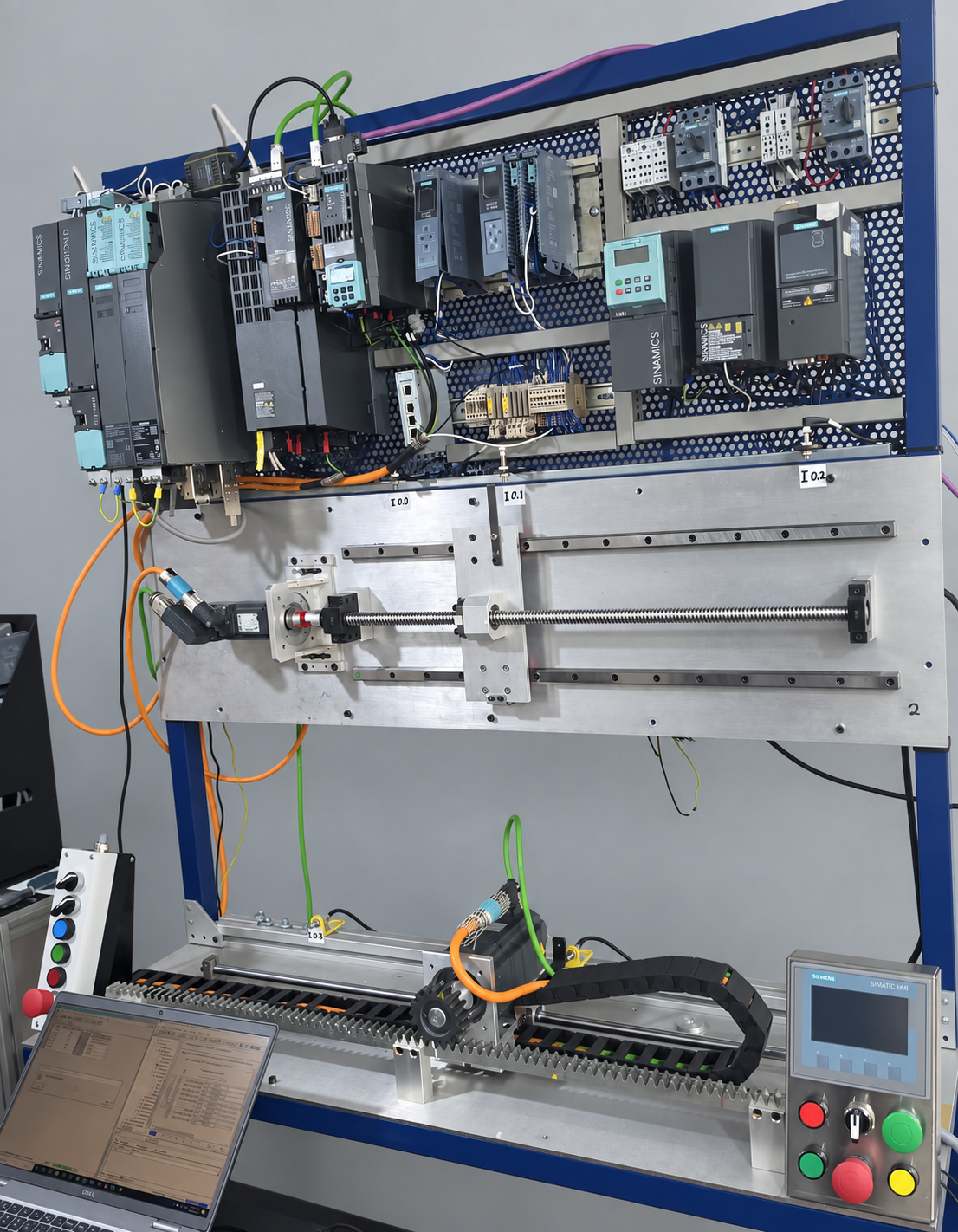 Banco de pruebas Motion Control SITAC — SINAMICS, SIMOTION D, servomotores, ejes lineales, HMI SIMATIC